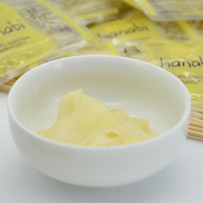 340g Gừng ngâm chua ngọt kiểu Trung Quốc trong chai màu trắng và hồng