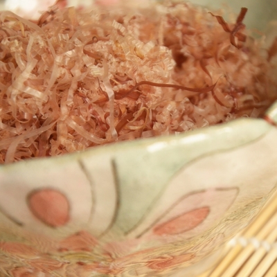 100g OEM Nhật Bản Cá ngừ đại dương Katsuobushi Không phụ gia thực phẩm